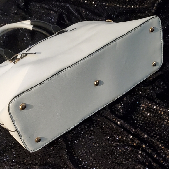 Striped Oversized Tote👜 - Picture 2 of 4